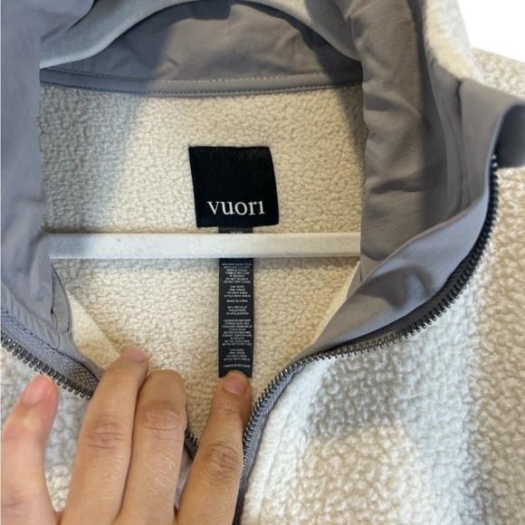 Vuori Alpine Sherpa  Full Zip Cream and Gray Fleece Jacket Size Medium - Picture 5 of 6